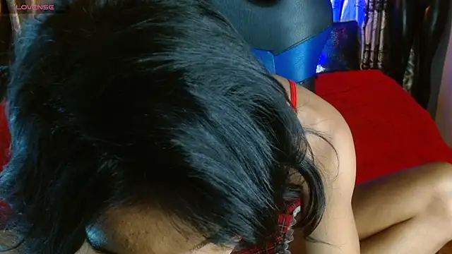 Hecate doll online show from April 29, 5:30 pm