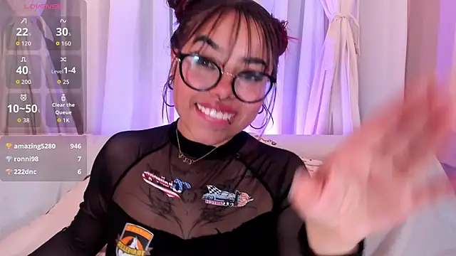 Snapshot of Little_natty_ chatting on April 30, 8:57 pm Little natty online show from April 30, 8:57 pm