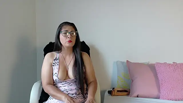 Camila model25 online show from May 30, 4:04 pm