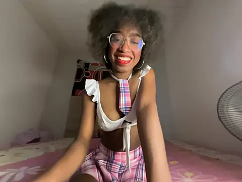 Snapshot of VenusNight_ chatting on July 10, 12:04 am VenusNight online show from July 10, 12:04 am