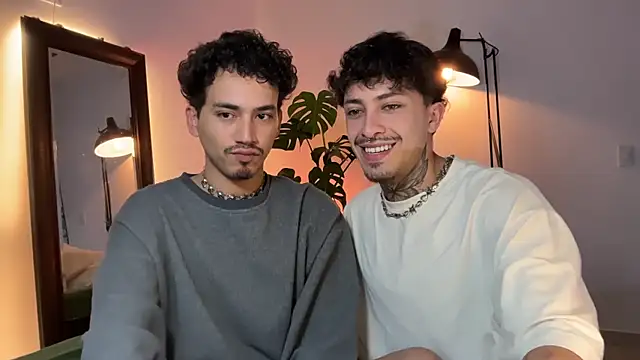 Snapshot of Noah_and_Steven chatting on May 2, 8:36 pm Noah and Steven online show from May 2, 8:36 pm