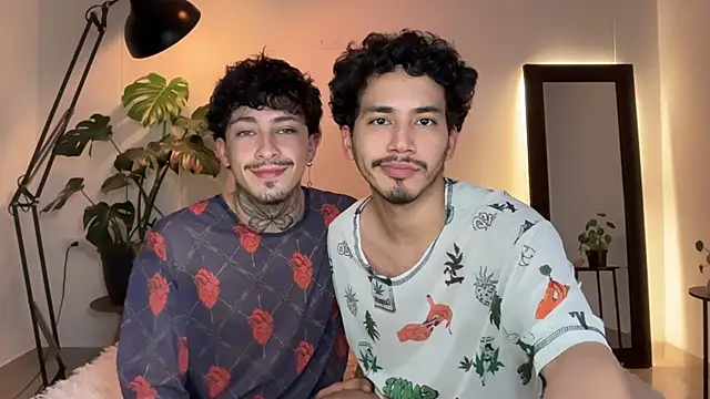 Snapshot of Noah_and_Steven chatting on May 9, 8:03 pm Noah and Steven online show from May 9, 8:03 pm