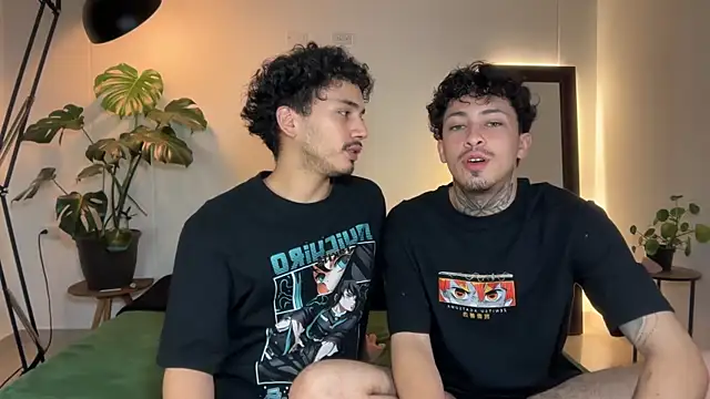 Snapshot of Noah_and_Steven chatting on May 10, 10:59 pm Noah and Steven online show from May 10, 10:59 pm