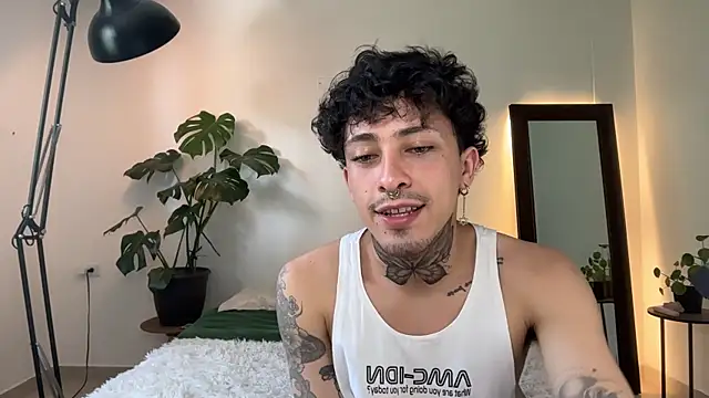Snapshot of Noah_and_Steven chatting on May 15, 6:37 pm Noah and Steven online show from May 15, 6:37 pm