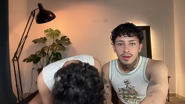 Snapshot of Noah_and_Steven chatting on May 25, 3:18 pm Noah and Steven online show from May 25, 3:18 pm
