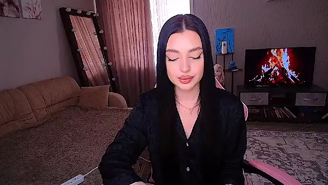 yoursLina online show from May 29, 7:06 am