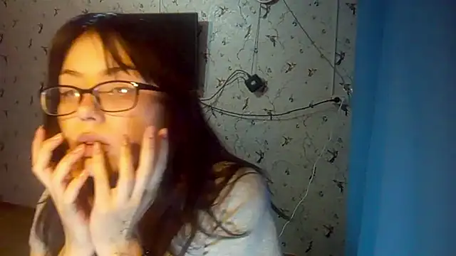 Snapshot of DelicaBrome chatting on May 27, 11:07 am DelicaBrome online show from May 27, 11:07 am