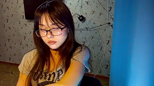 Snapshot of DelicaBrome chatting on May 29, 11:08 am DelicaBrome online show from May 29, 11:08 am