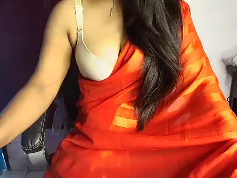 Hotty Girl147 online show from May 6, 5:14 am