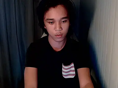 Snapshot of urnaughty_paul chatting on April 29, 3:43 am urnaughty paul online show from April 29, 3:43 am