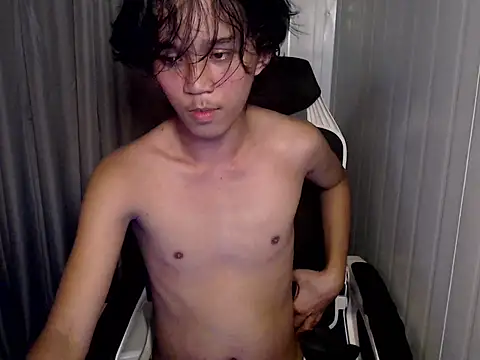 Snapshot of urnaughty_paul chatting on May 13, 12:13 pm urnaughty paul online show from May 13, 12:13 pm