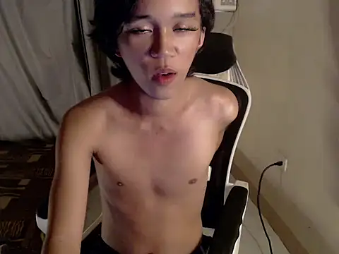 Snapshot of urnaughty_paul chatting on May 21, 3:46 am urnaughty paul online show from May 21, 3:46 am