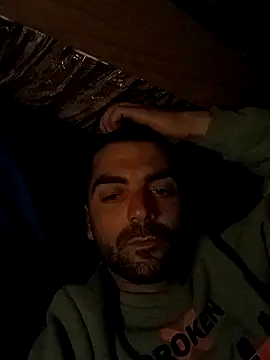Snapshot of alieno_napoletano chatting on April 21, 8:01 pm alieno napoletano online show from April 21, 8:01 pm