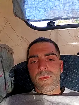 Snapshot of alieno_napoletano chatting on April 23, 4:09 pm alieno napoletano online show from April 23, 4:09 pm