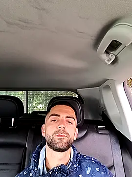 Snapshot of alieno_napoletano chatting on May 8, 11:15 am alieno napoletano online show from May 8, 11:15 am