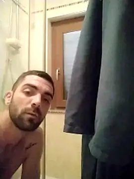 Snapshot of alieno_napoletano chatting on May 30, 3:42 pm alieno napoletano online show from May 30, 3:42 pm