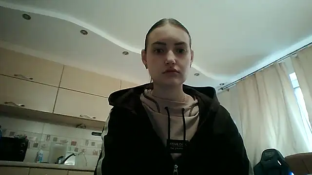Lisanta online show from May 8, 3:28 pm