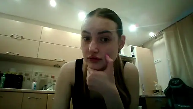 Lisanta online show from May 13, 4:48 pm