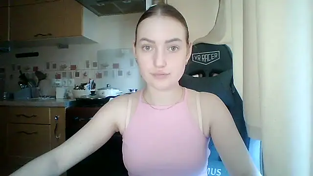 Lisanta online show from May 27, 1:19 pm