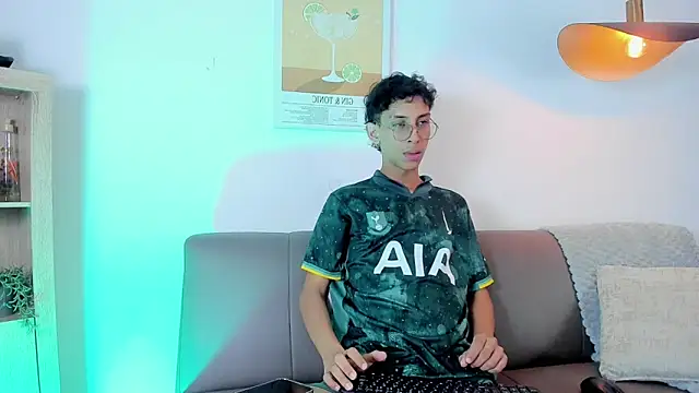 Snapshot of dax_blaze chatting on May 3, 12:44 pm dax blaze online show from May 3, 12:44 pm