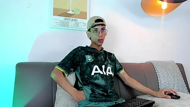 Snapshot of dax_blaze chatting on May 8, 12:43 pm dax blaze online show from May 8, 12:43 pm