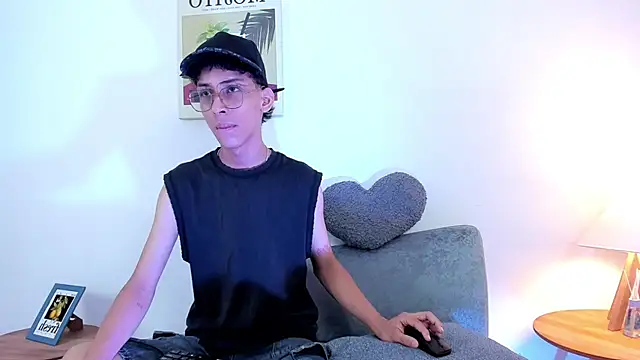 Snapshot of dax_blaze chatting on May 20, 1:17 pm dax blaze online show from May 20, 1:17 pm