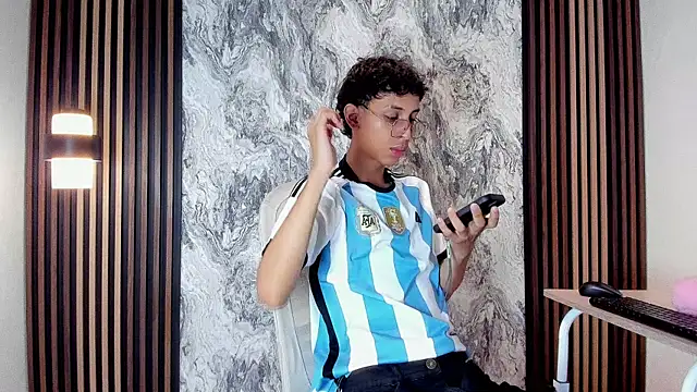 Snapshot of dax_blaze chatting on May 21, 1:07 pm dax blaze online show from May 21, 1:07 pm