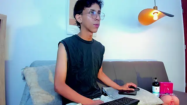 Snapshot of dax_blaze chatting on May 28, 1:30 pm dax blaze online show from May 28, 1:30 pm