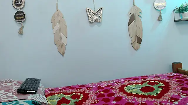 Snapshot of maidycute18 chatting on April 23, 7:49 pm maidycute18 online show from April 23, 7:49 pm
