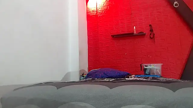 Snapshot of maidycute18 chatting on May 20, 7:31 pm maidycute18 online show from May 20, 7:31 pm