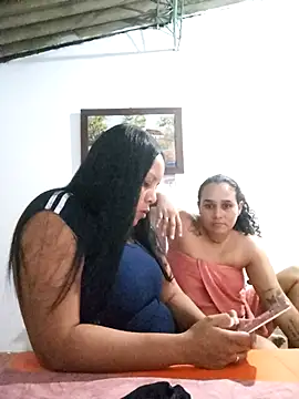 Dark Honey Duo online show from May 7, 5:46 am