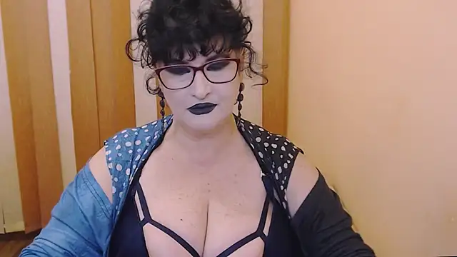 QuuenOfSin online show from November 9, 8:18 pm