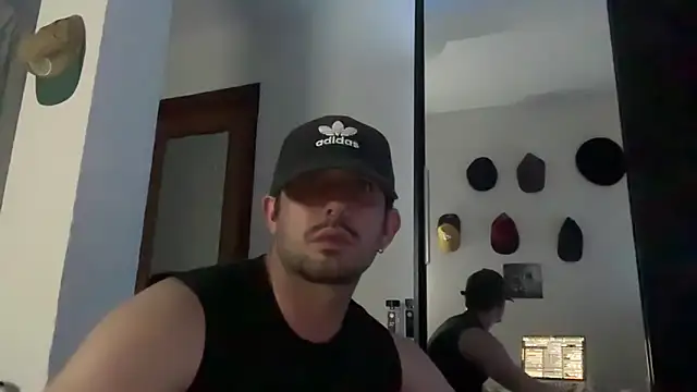 Snapshot of MathiasBellucci chatting on April 21, 11:18 pm MathiasBellucci online show from April 21, 11:18 pm