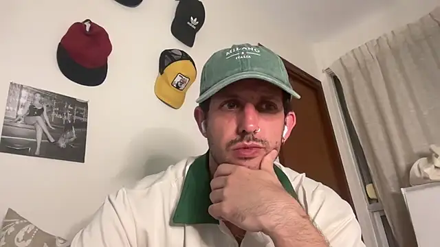 Snapshot of MathiasBellucci chatting on May 1, 8:24 pm MathiasBellucci online show from May 1, 8:24 pm