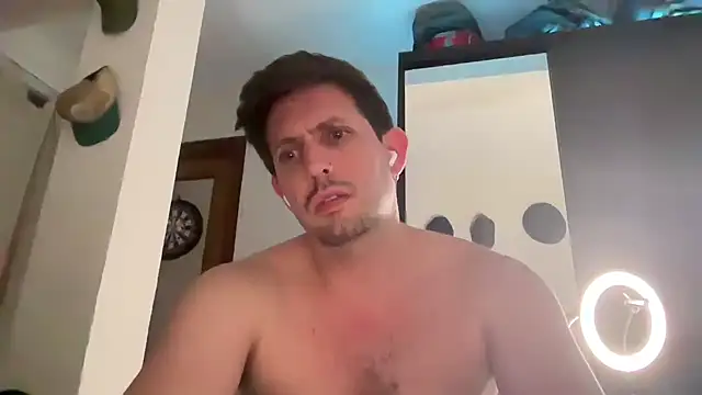 Snapshot of MathiasBellucci chatting on May 22, 11:21 pm MathiasBellucci online show from May 22, 11:21 pm