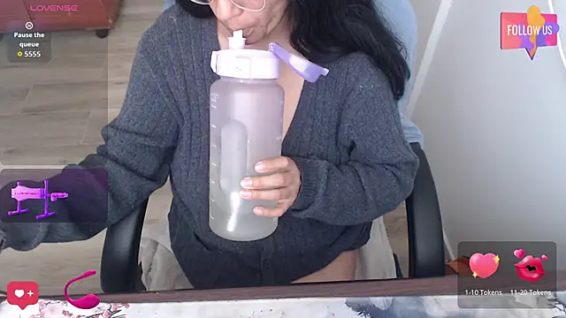Snapshot of Melissaleehot chatting on April 21, 9:39 pm Melissaleehot online show from April 21, 9:39 pm