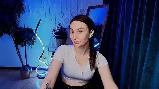 Snapshot of 1i1yfoxxx chatting on May 13, 2:20 am 1i1yfoxxx online show from May 13, 2:20 am