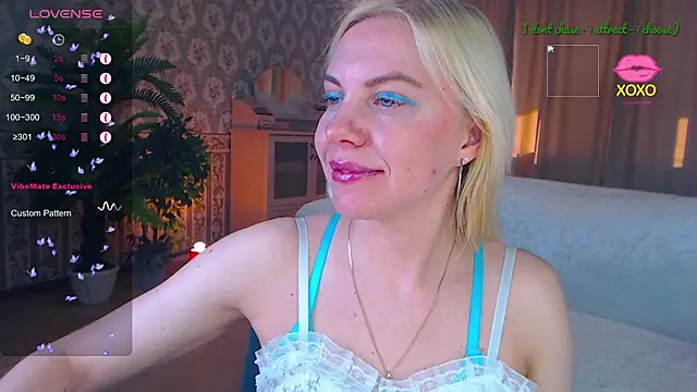 Snapshot of FromRussia chatting on May 13, 1:58 am FromRussia online show from May 13, 1:58 am