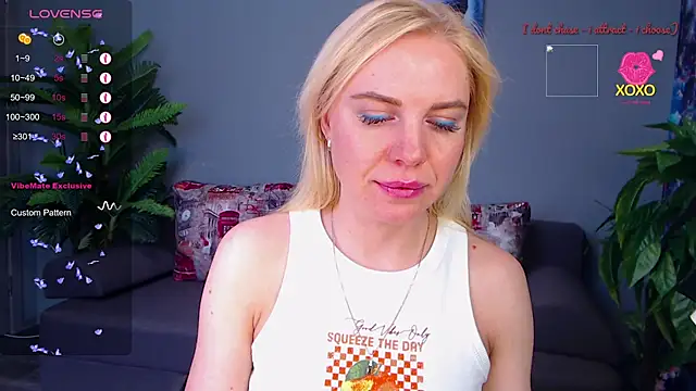 Snapshot of FromRussia chatting on May 26, 1:45 am FromRussia online show from May 26, 1:45 am