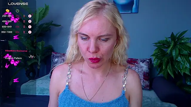Snapshot of FromRussia chatting on July 9, 6:06 am FromRussia online show from July 9, 6:06 am