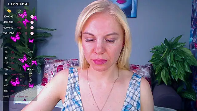 Snapshot of FromRussia chatting on July 16, 2:17 am FromRussia online show from July 16, 2:17 am