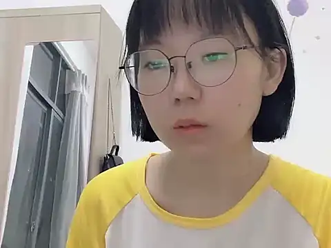 Belle-LL online show from April 26, 1:53 pm