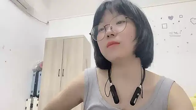 Belle-LL online show from May 3, 2:56 pm