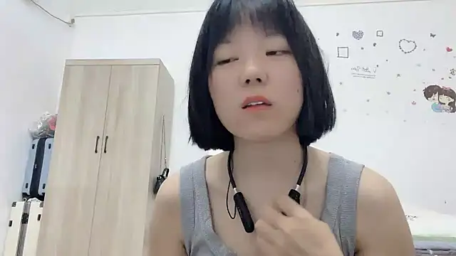 Belle-LL online show from May 6, 3:17 pm