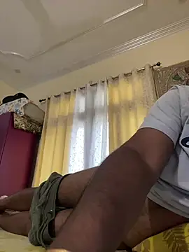 Snapshot of mks071 chatting on May 20, 8:20 am mks071 online show from May 20, 8:20 am