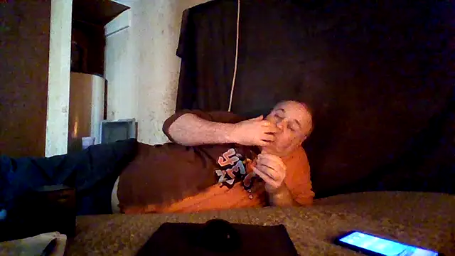 Nightshade1195 online show from May 14, 9:32 pm