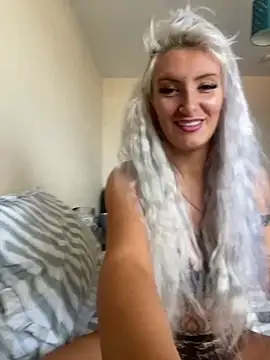 Livistreetxx online show from May 10, 10:42 am