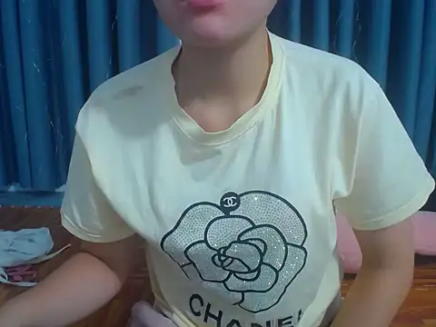 Mimi 200 online show from May 19, 2:07 am