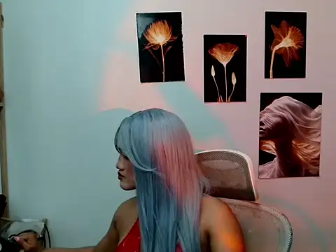 Snapshot of YourHot_Nica chatting on April 20, 2:20 pm YourHot Nica online show from April 20, 2:20 pm
