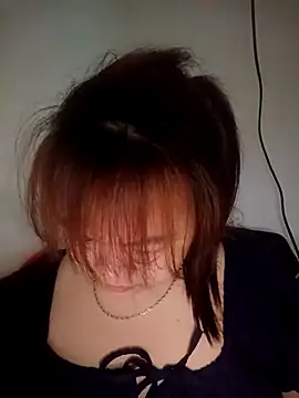 Truxcy1 online show from April 26, 5:49 am